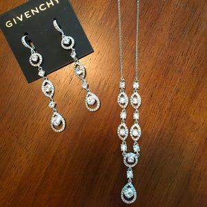 Givency necklace/earring set